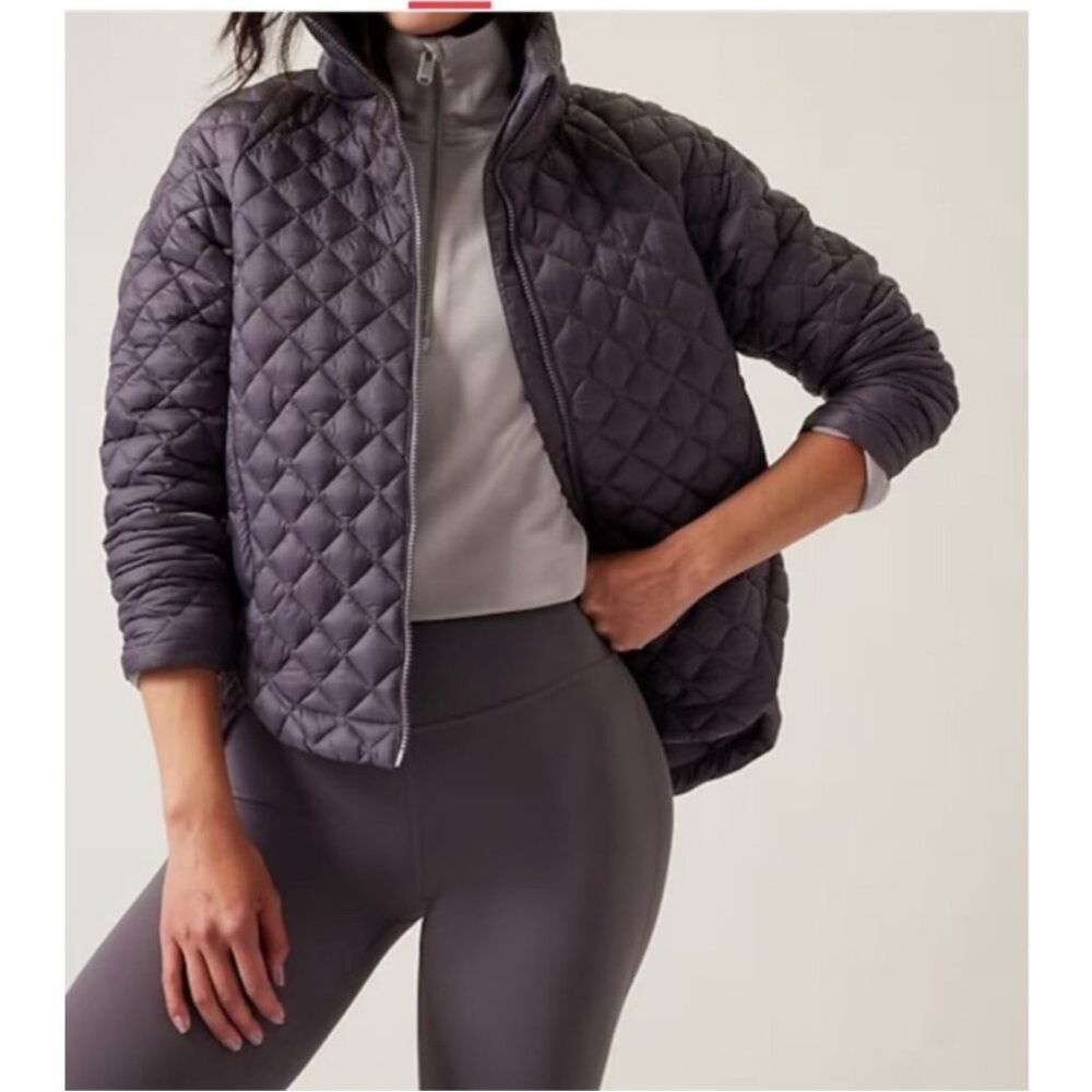 Athleta Quilted Whisper jacket in purple / plum XS EUC